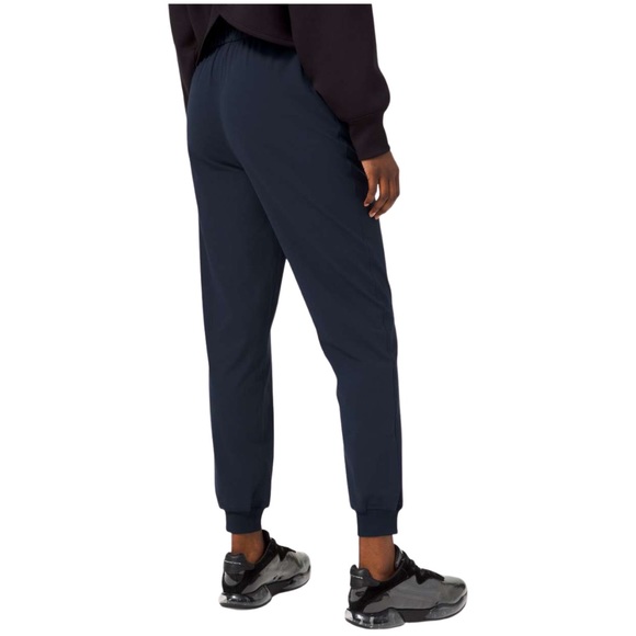 Lululemon Women’s Stretch High-Rise Jogger [Full Length] - Picture 6 of 9